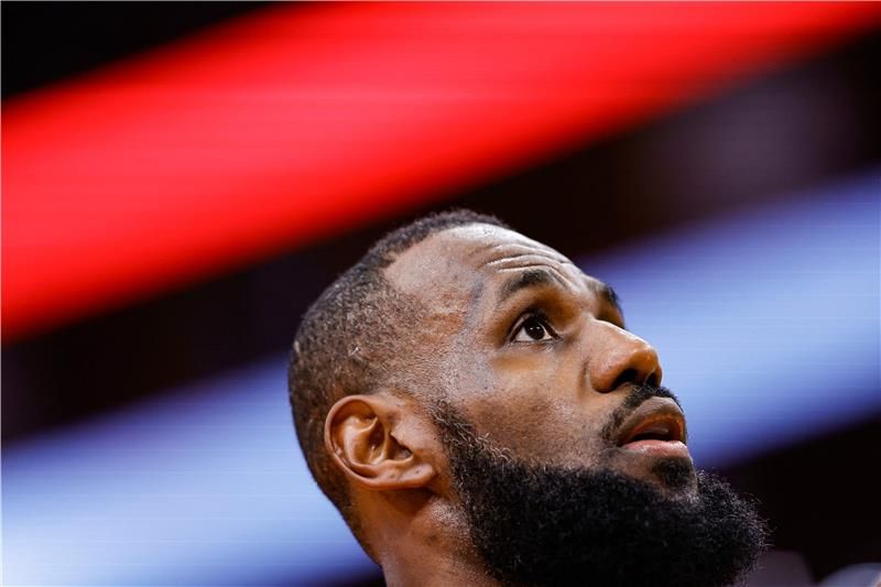 ليبرون جيمس