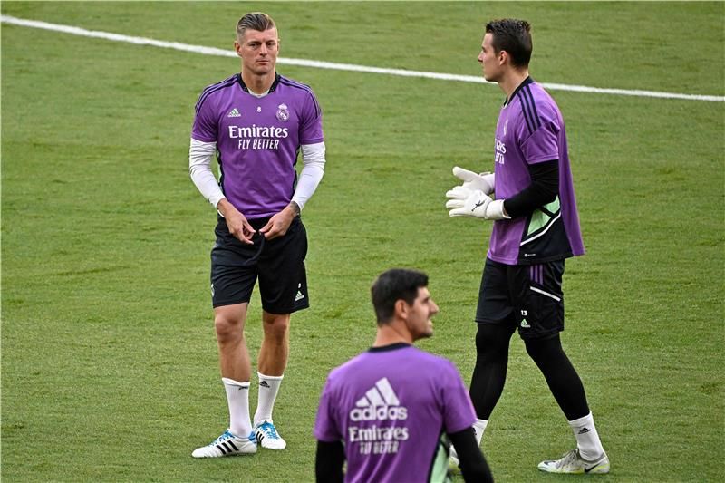 كورتوا وكروس ولونين