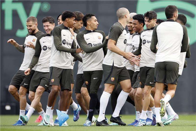 لاعبو برشلونة