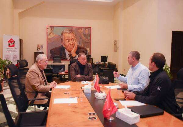 من الاجتماع