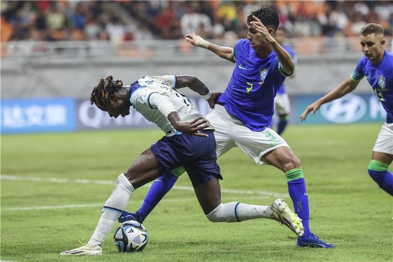 جانب من مباراة البرازيل وانجلترا