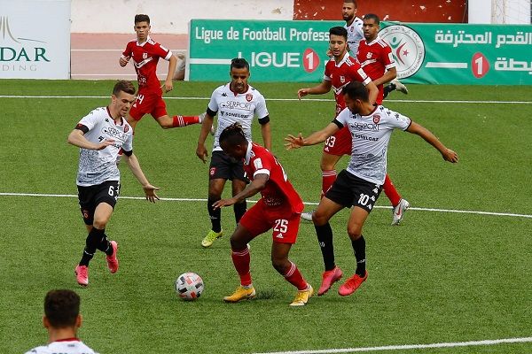 من الدوري الجزائري