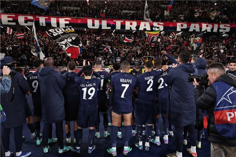 لاعبو باريس سان جيرمان