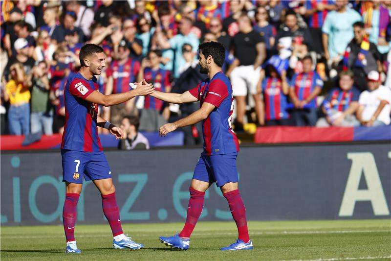 جوندوجان (يمين)