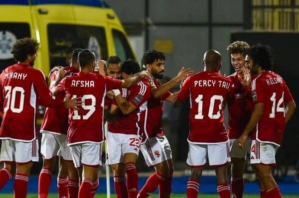 لاعبو الأهلي