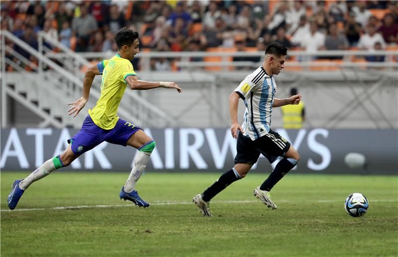 كلاوديو إشيفيري