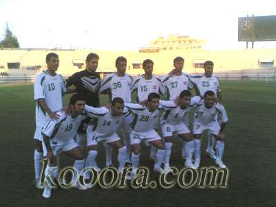منتخب العراق الوطني في صورة تذكارية قبل المباراة