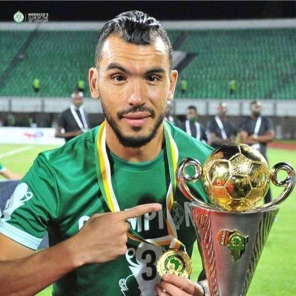 الشاكير بقميص الرجاء