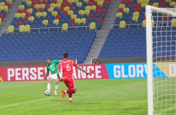 لحظة تسجيل الهدف الثاني