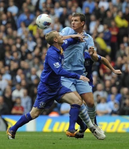 2011-09-24t132623z_01_nvr09_rtridsp_3_soccer-england_reuters