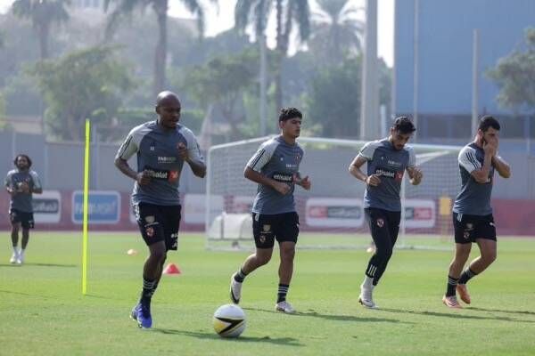 لاعبو الأهلي