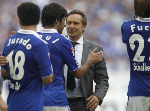 فرحه لاعبي شالكه بالفوز مع مدربهم الجديد