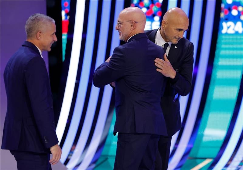 دي لا فوينتي مع لوتشيانو سباليتي مدرب إيطاليا