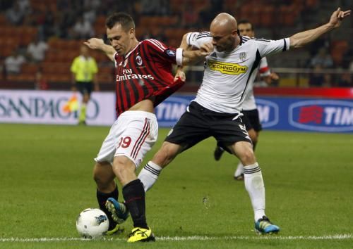 2011-09-24t203122z_01_sre504_rtridsp_3_soccer-italy_reuters