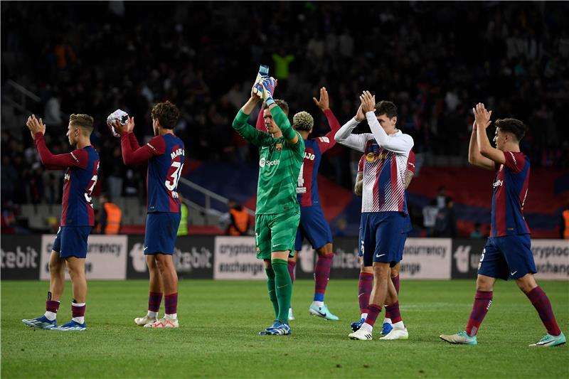 تير شتيجن (في الوسط)