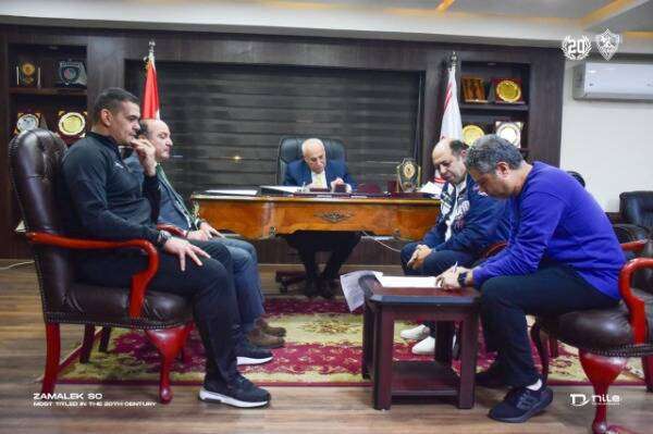 من جلسة التوقيع