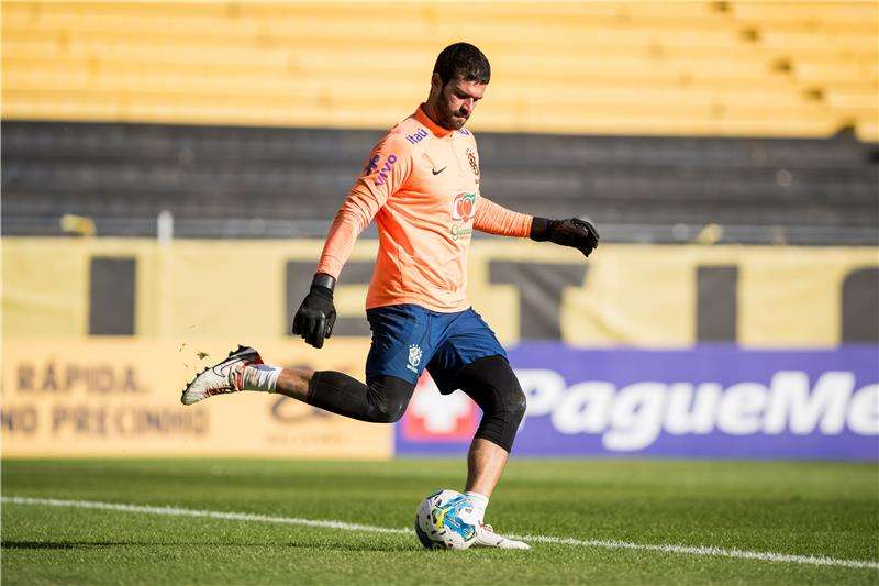 أليسون بيكر