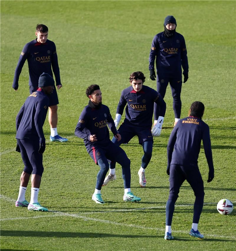 لاعبو باريس سان جيرمان