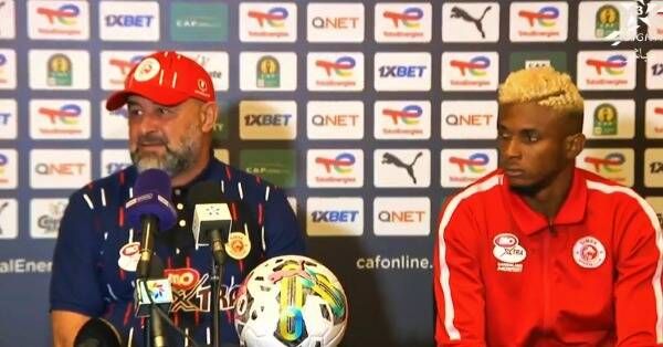 فابريس نجوما (يمين)