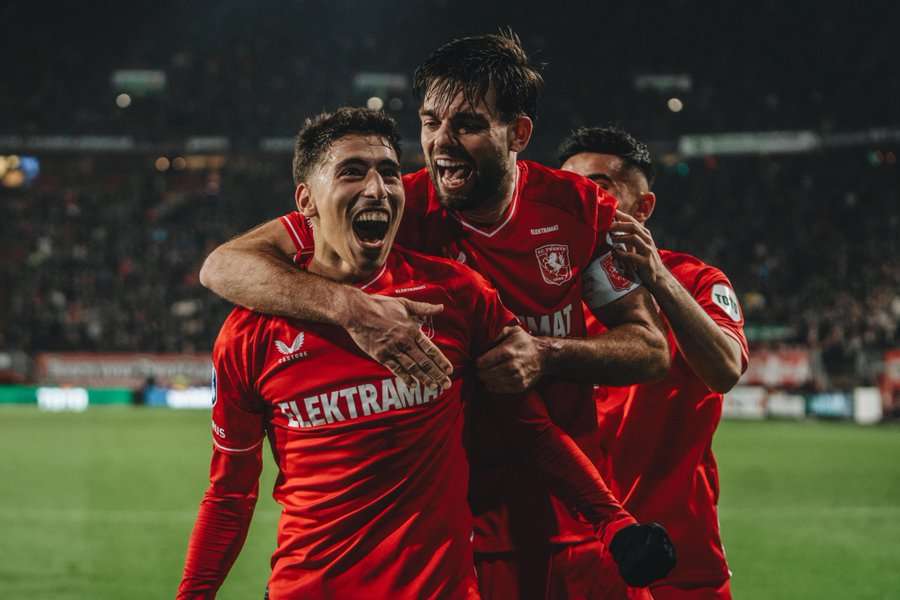 لاعبو تفينتي