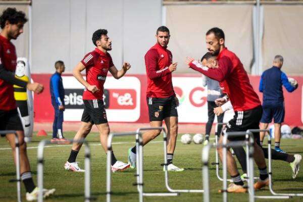 لاعبو الأهلي