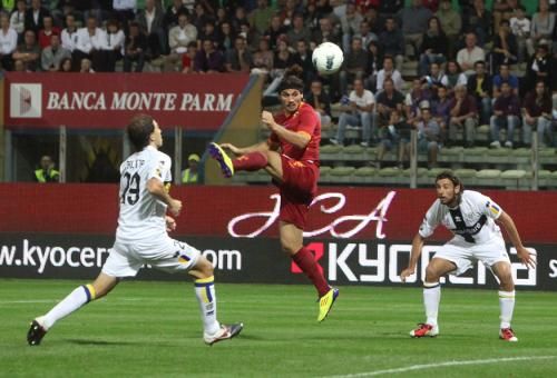 2011-09-25t202045z_01_par112_rtridsp_3_soccer-italy_reuters