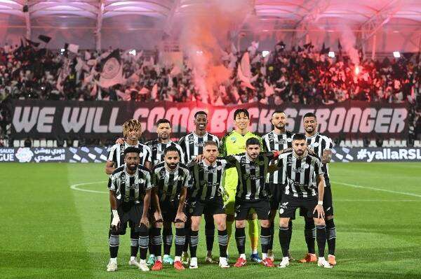 لاعبو الشباب