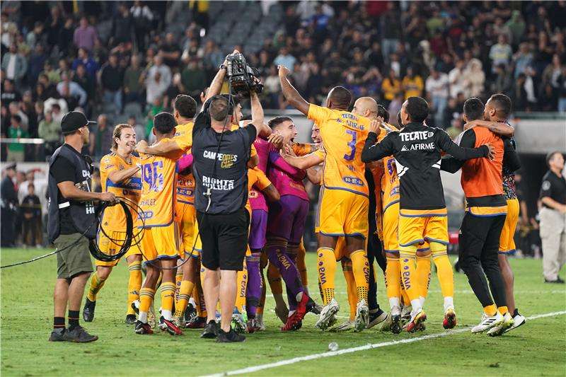 لاعبو تيجريس أونال