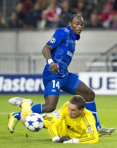 2010-10-19t211359z_01_pvr19_rtridsp_3_soccer-champions_reuters