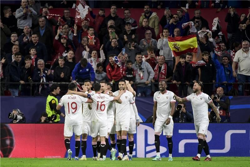 لاعبو إشبيلية