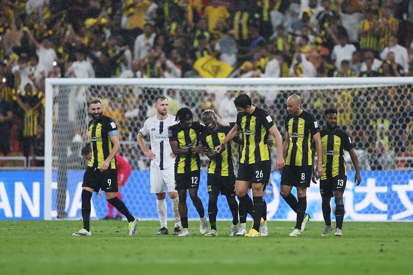 احتفال لاعبي الاتحاد بهدف كانتي