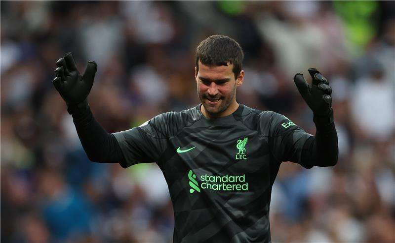 أليسون بيكر