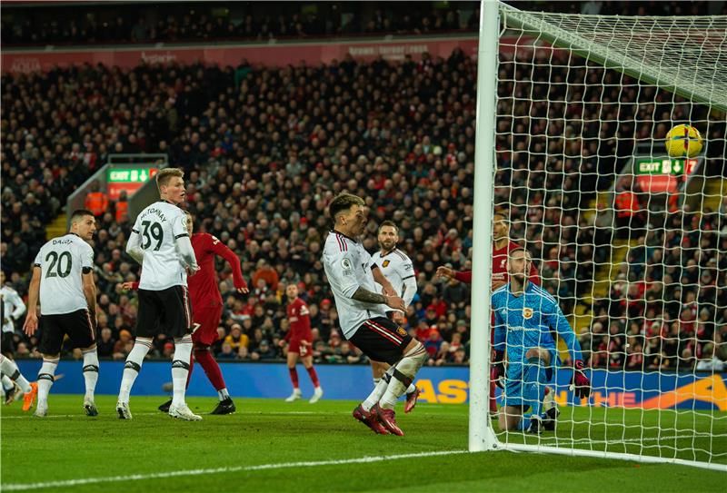 لقاء سابق بين الفريقين