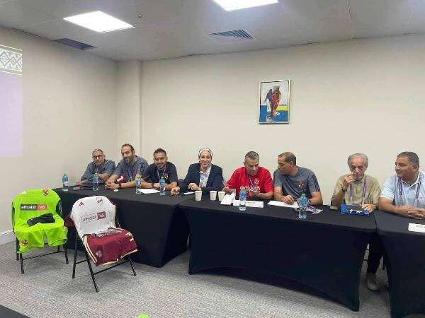 من الاجتماع