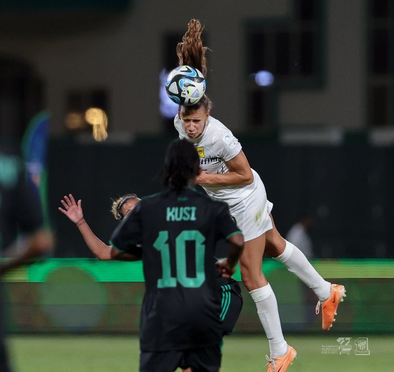 آشلي بلمبتر في لقاء الأهلي والاتحاد