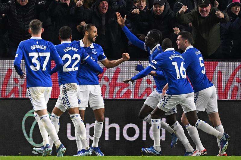 لاعبو إيفرتون