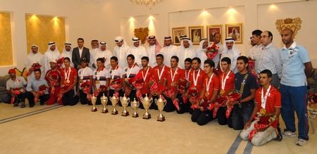 منتخب البحرين الوطني للدراجات الهوائية بعد عودته متوجا من احدى المشاركات