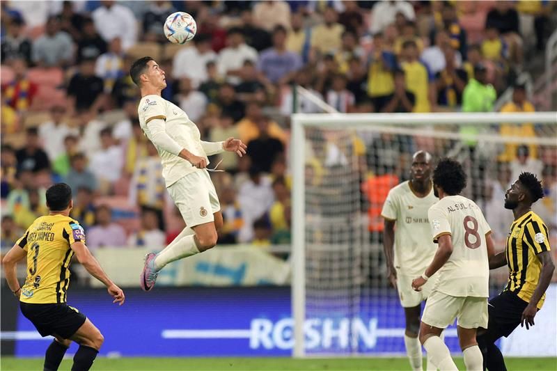 لقاء سابق بين الفريقين