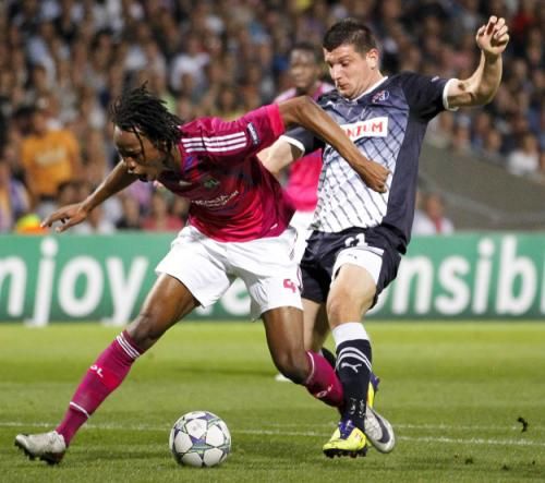 2011-09-27t204133z_01_rpr13_rtridsp_3_soccer-champions_reuters