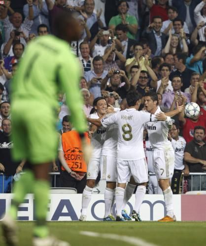 2011-09-27t200140z_01_svp05_rtridsp_3_soccer-champions_reuters
