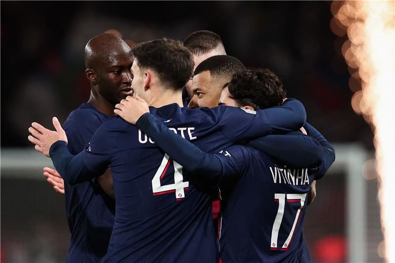 لاعبو باريس