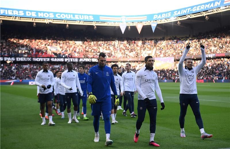 لاعبو باريس