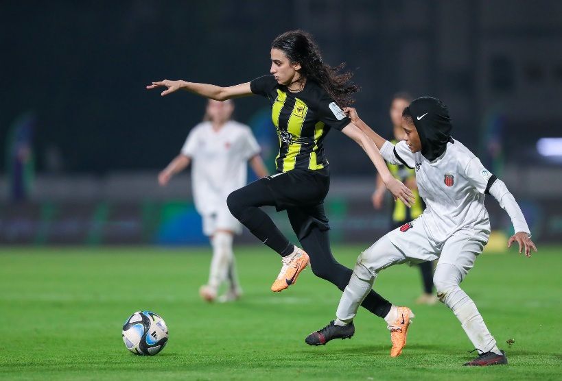 لقاء الاتحاد والرياض بالدوري الممتاز