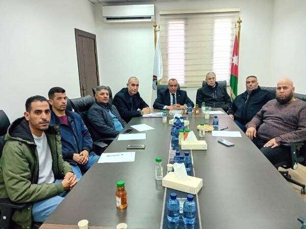 من الاجتماع