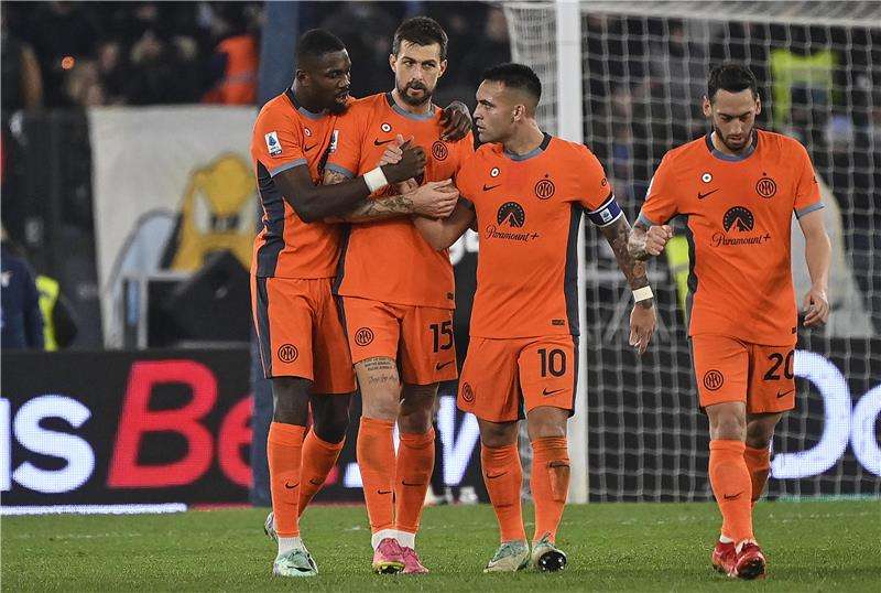 لاعبو انتر ميلان