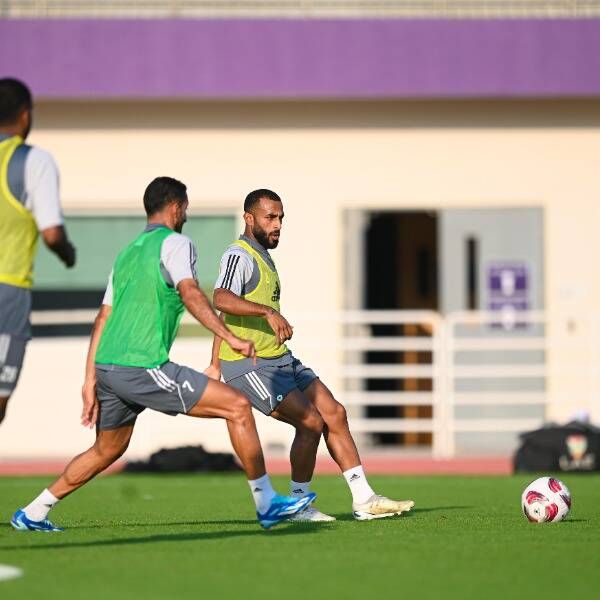 من تدريبات المنتخب الإماراتي