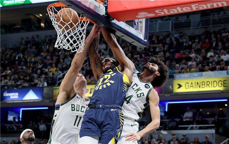 من مباراة إنديانا بيسرز وميلواكي بكس