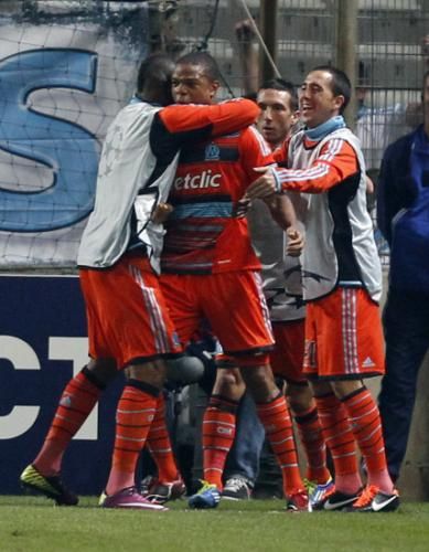 2011-09-28t201411z_01_jpp27_rtridsp_3_soccer-champions_reuters