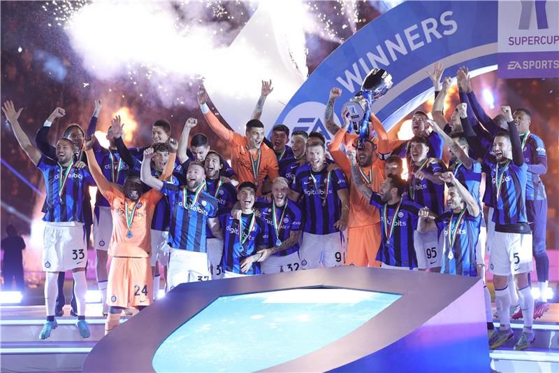 تتويج إنتر بكأس السوبر