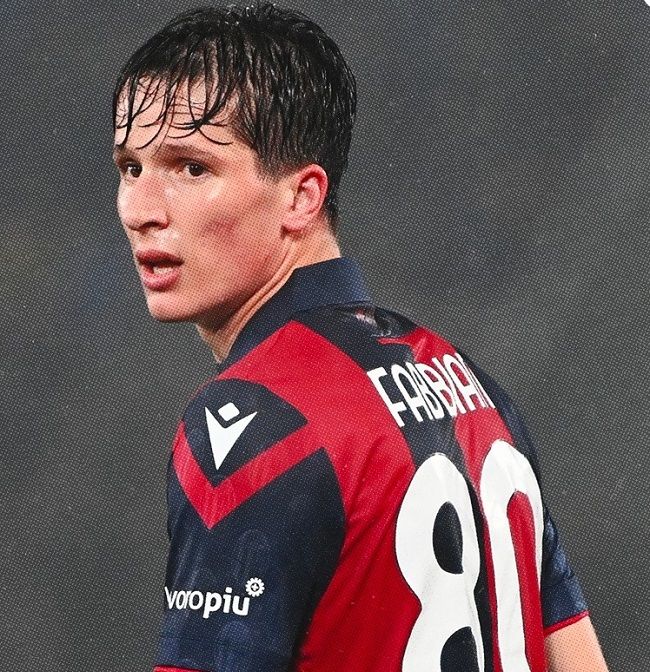 جيوفاني فابيان لاعب بولونيا من المواجهة